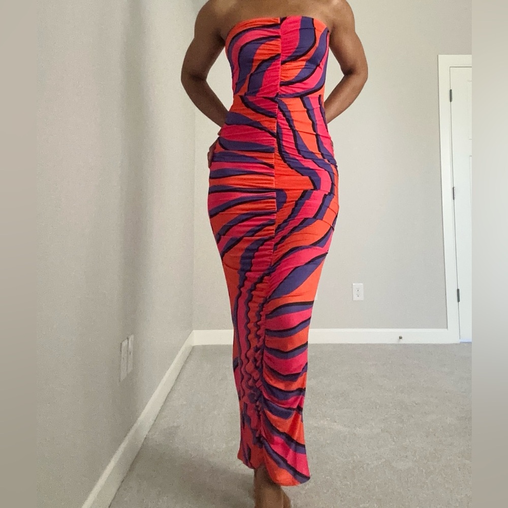 Bright Coloured Ruched Dress - Picture 4 of 10